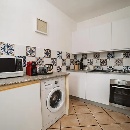 Maison Escaliers By Hili Daire